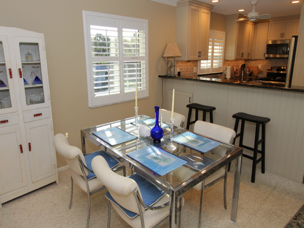 Charming Two Bedroom Vacation Condo on Longboat Key